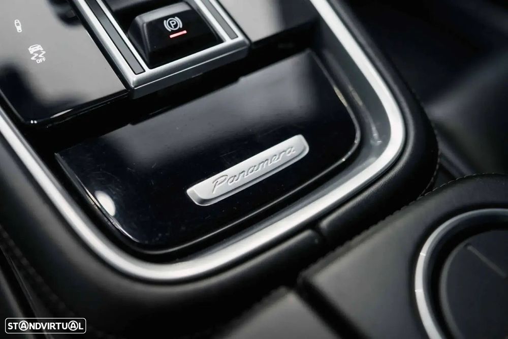 Porsche Panamera 4 E-Hybrid Platinum Edition - 33