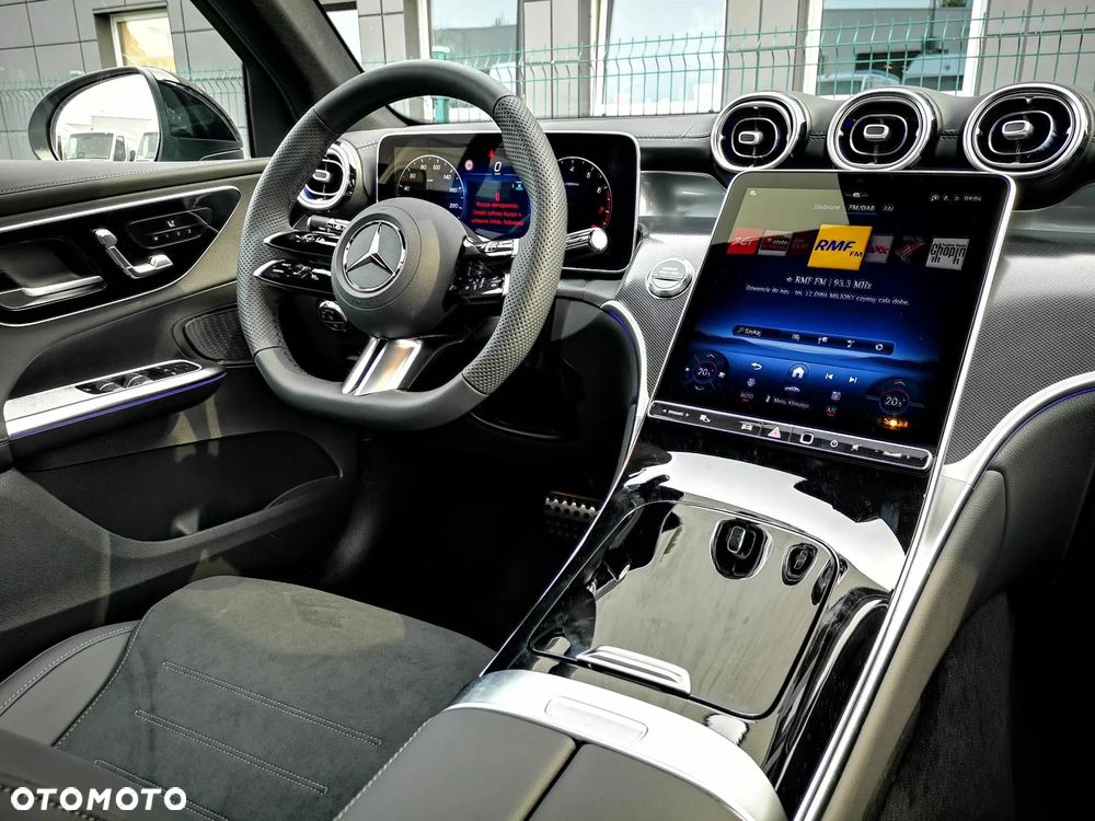 Mercedes-Benz GLC 200 4Matic 9G-TRONIC AMG Line Advanced - 13