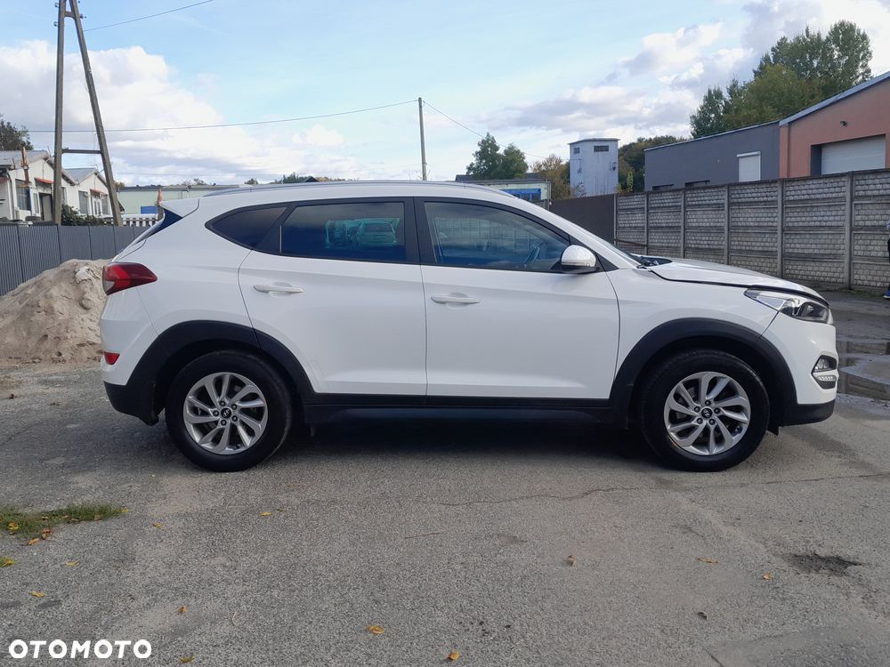 Hyundai Tucson 1.7 CRDI BlueDrive Style 2WD - 2