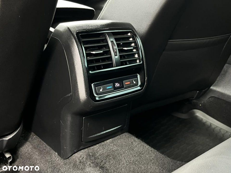 Volkswagen Passat - 16