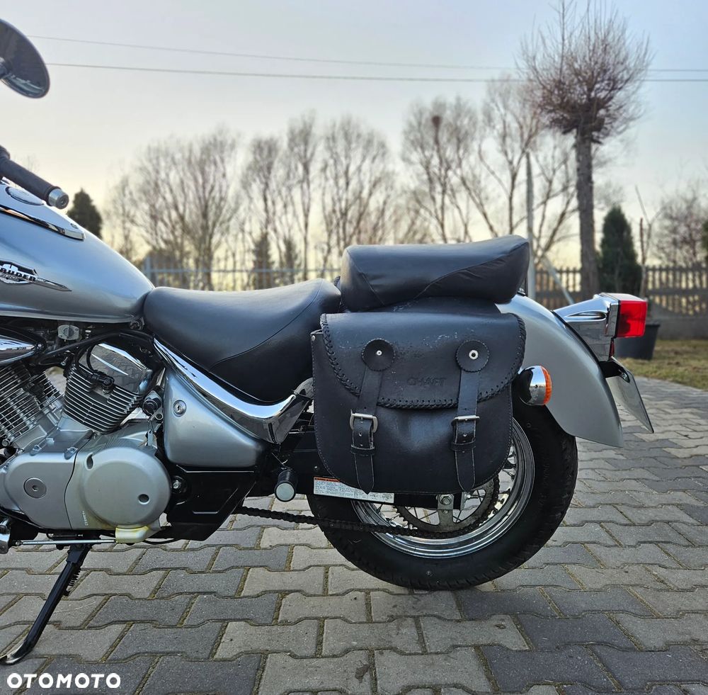 Suzuki Intruder - 12