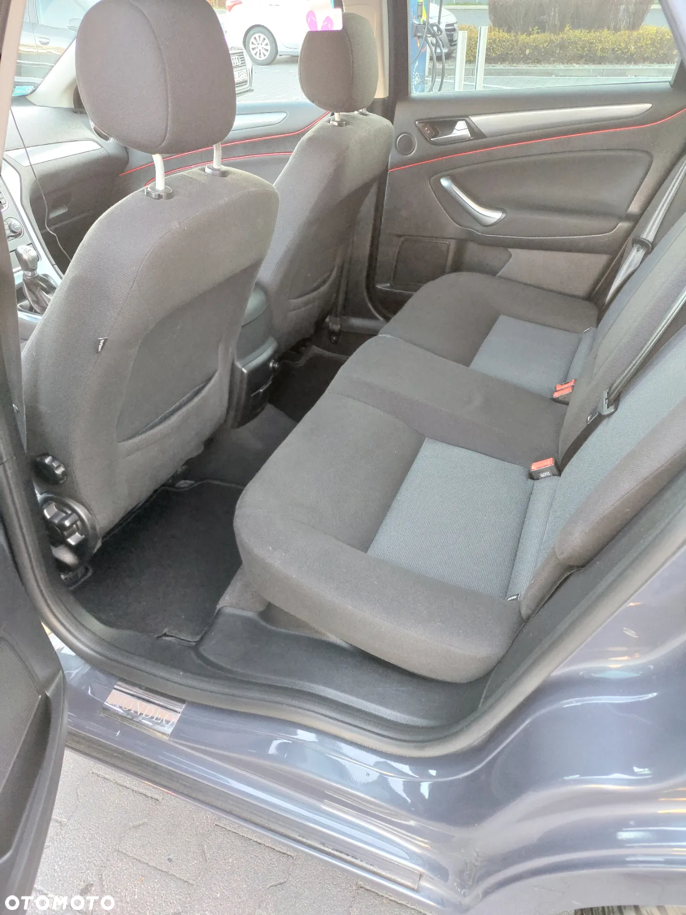 Ford Mondeo 2.0 Ambiente - 9