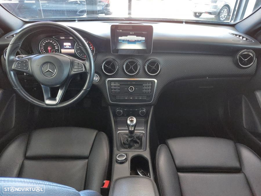 Mercedes-Benz GLA 180 Urban - 6