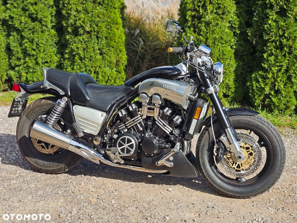 Yamaha V-MAX - 16