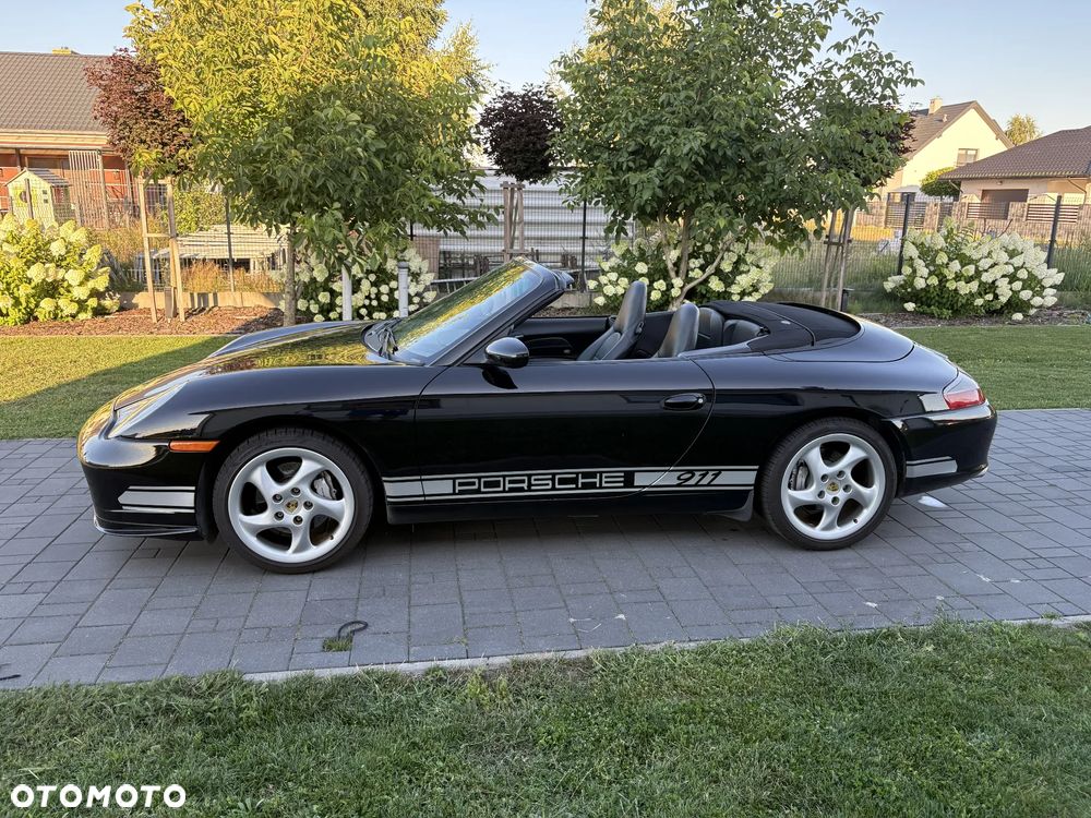 Porsche 911 Carrera 4 - 7
