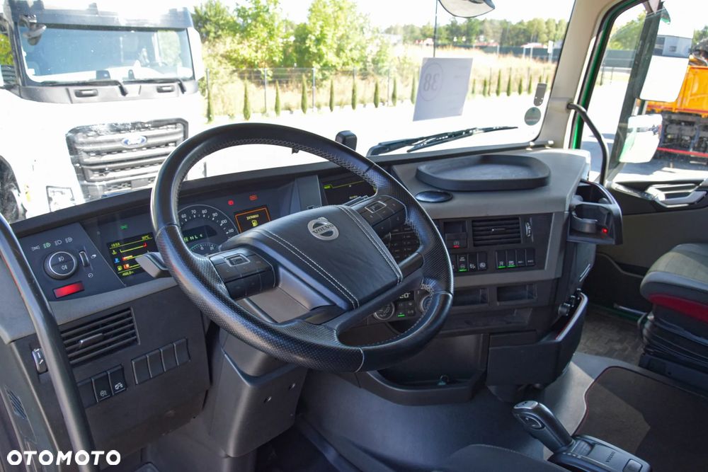 Volvo FH460 / EURO 6 / KLIMATYZACJA POSTOJOWA / ACC / LEDY / 2 ZBIORNIKI PALIWA / SERWISOWANY - 12