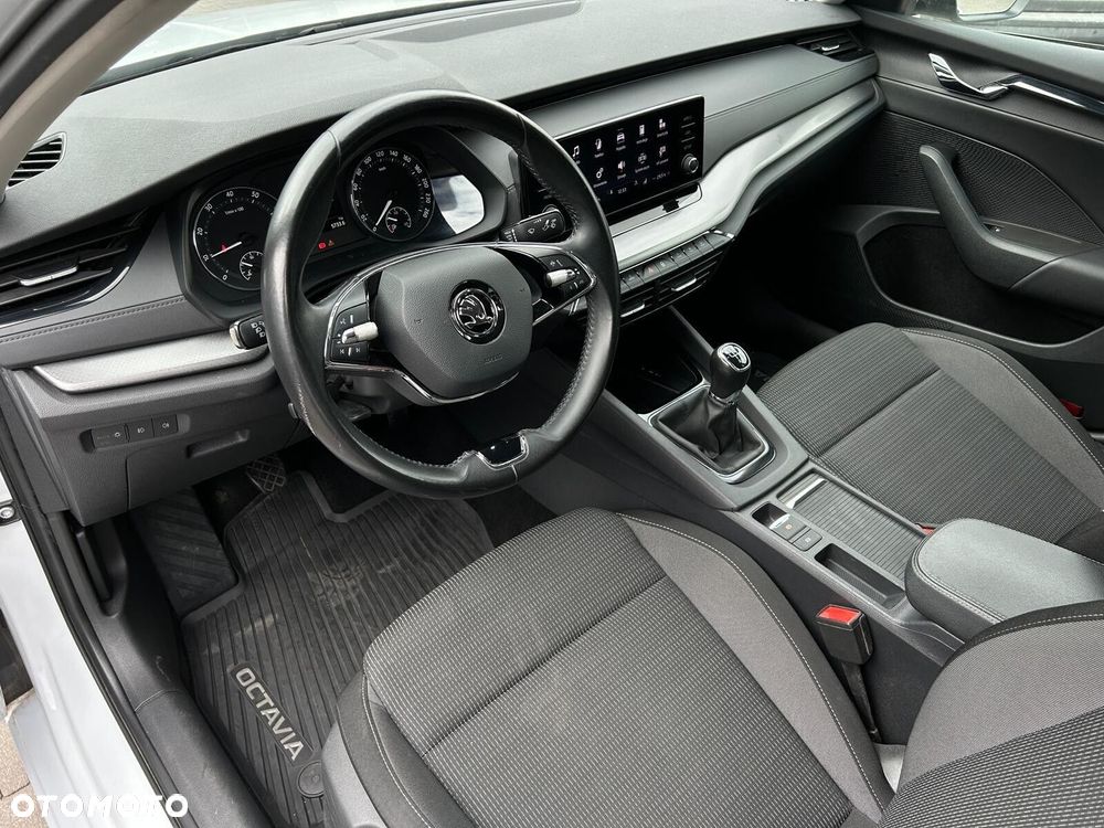 Skoda Octavia 1.5 TSI ACT Ambition - 8