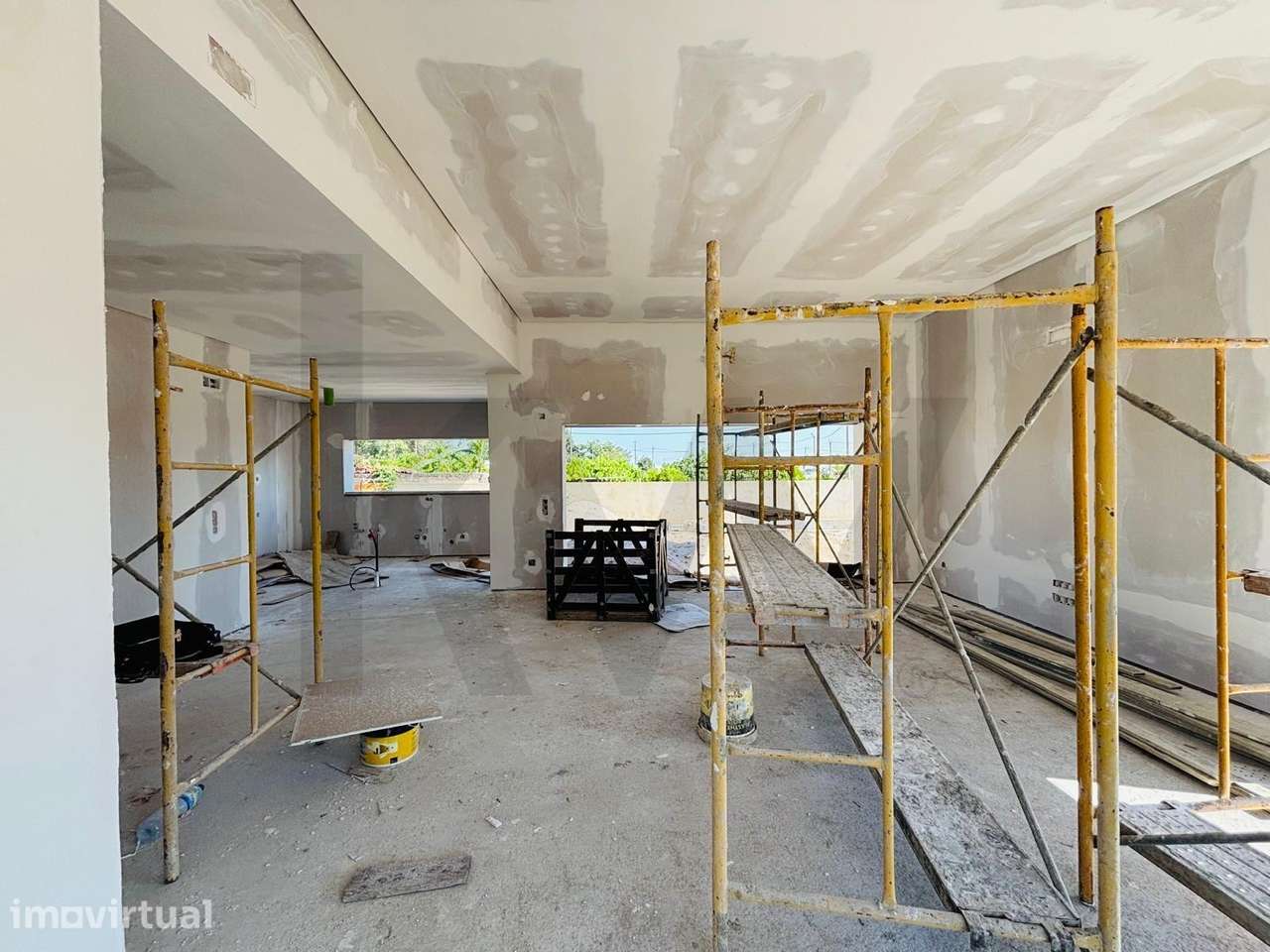 Exclusiva Moradia Térrea/Isolada T3 com 3 Suítes e Piscina – Quinta da - Grande imagem: 4/32