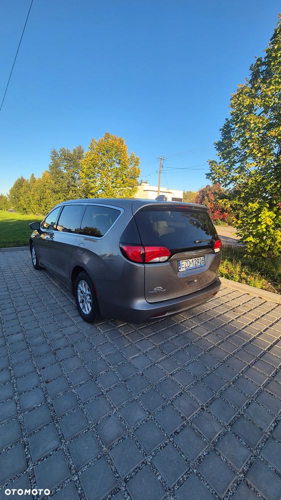 Chrysler Pacifica - 8