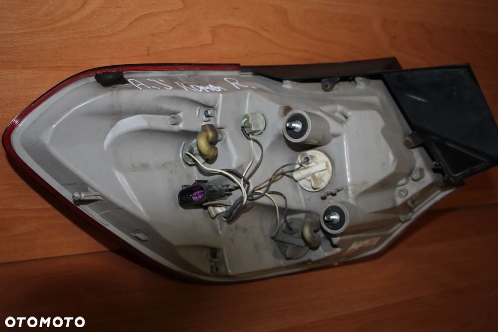 LAMPA PRAWA TYLNA PRAWY TYŁ W BŁOTNIK JASNA OPEL ASTRA J KOMBI EUROPA ORYGINALNA 13282243 - 6