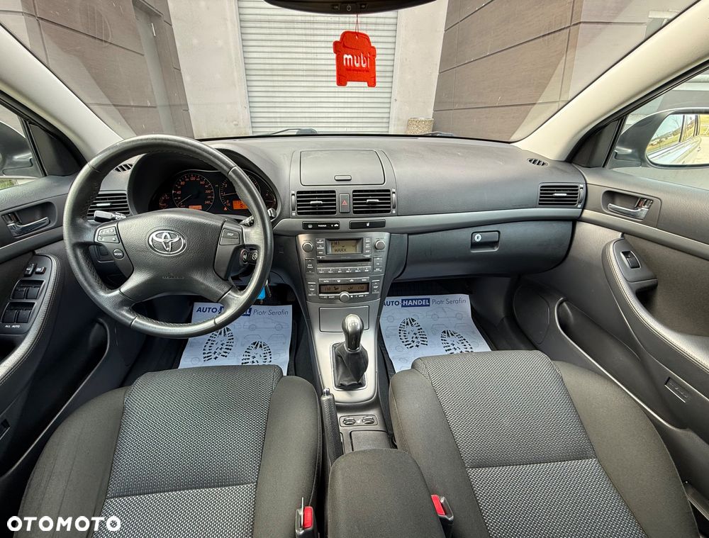 Toyota Avensis 1.8 VVT-i Combi - 19