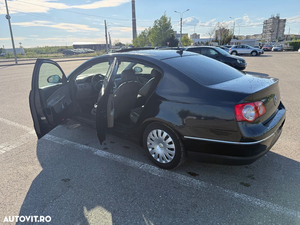 Volkswagen Passat 2.0TDI Highline DPF DSG - 4