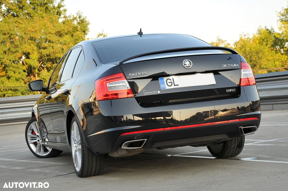Skoda Octavia 2.0 TDI RS DSG - 3