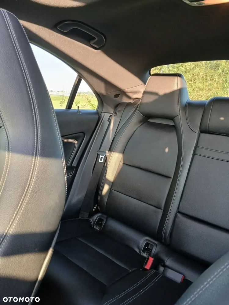 Mercedes-Benz CLA 250 7G-DCT - 26