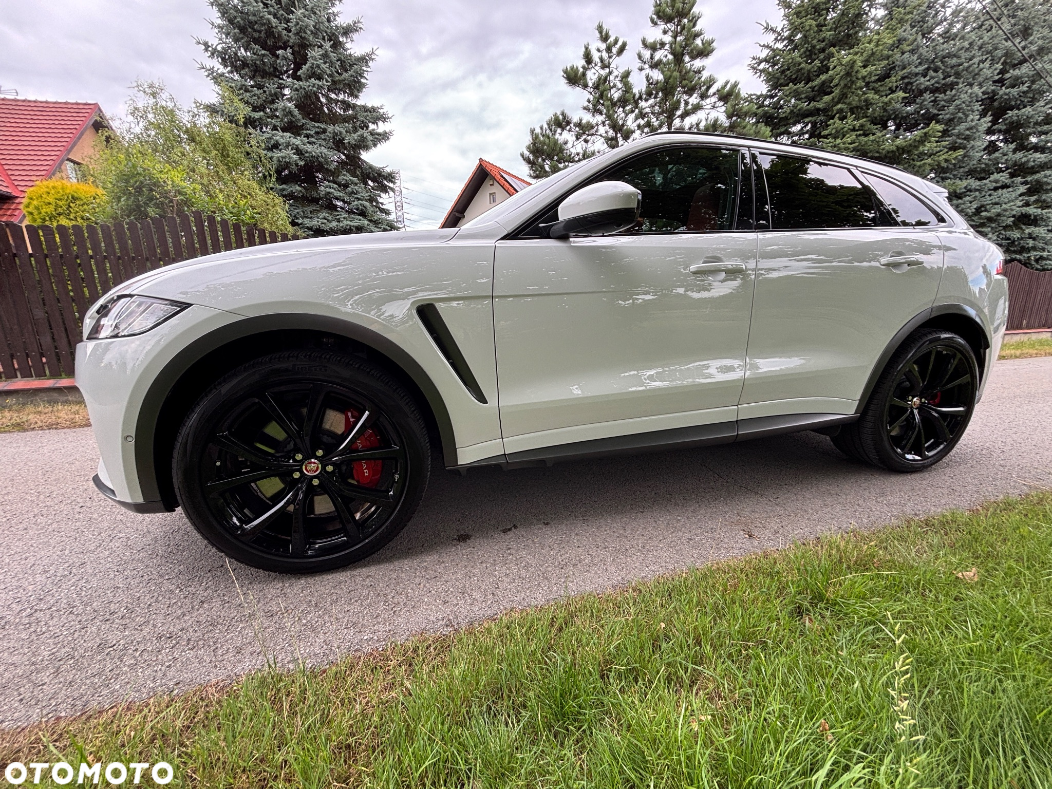 Jaguar F-Pace 5.0 V8 P550 AWD SVR - 6