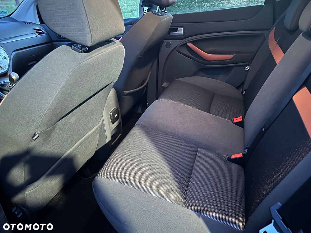 Ford Kuga 2.0 TDCi Titanium - 9