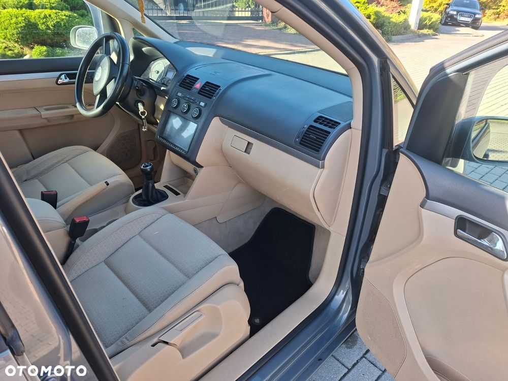 Volkswagen Touran 2005 photo 5