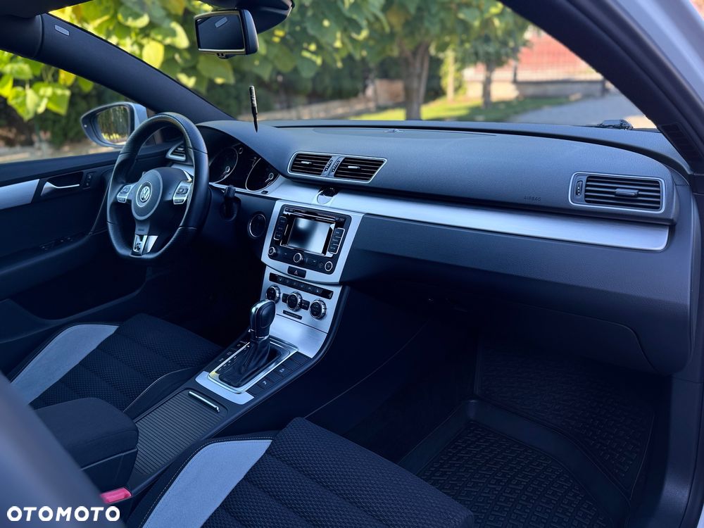 Volkswagen Passat 2.0 TDI Highline R-Style DSG - 31