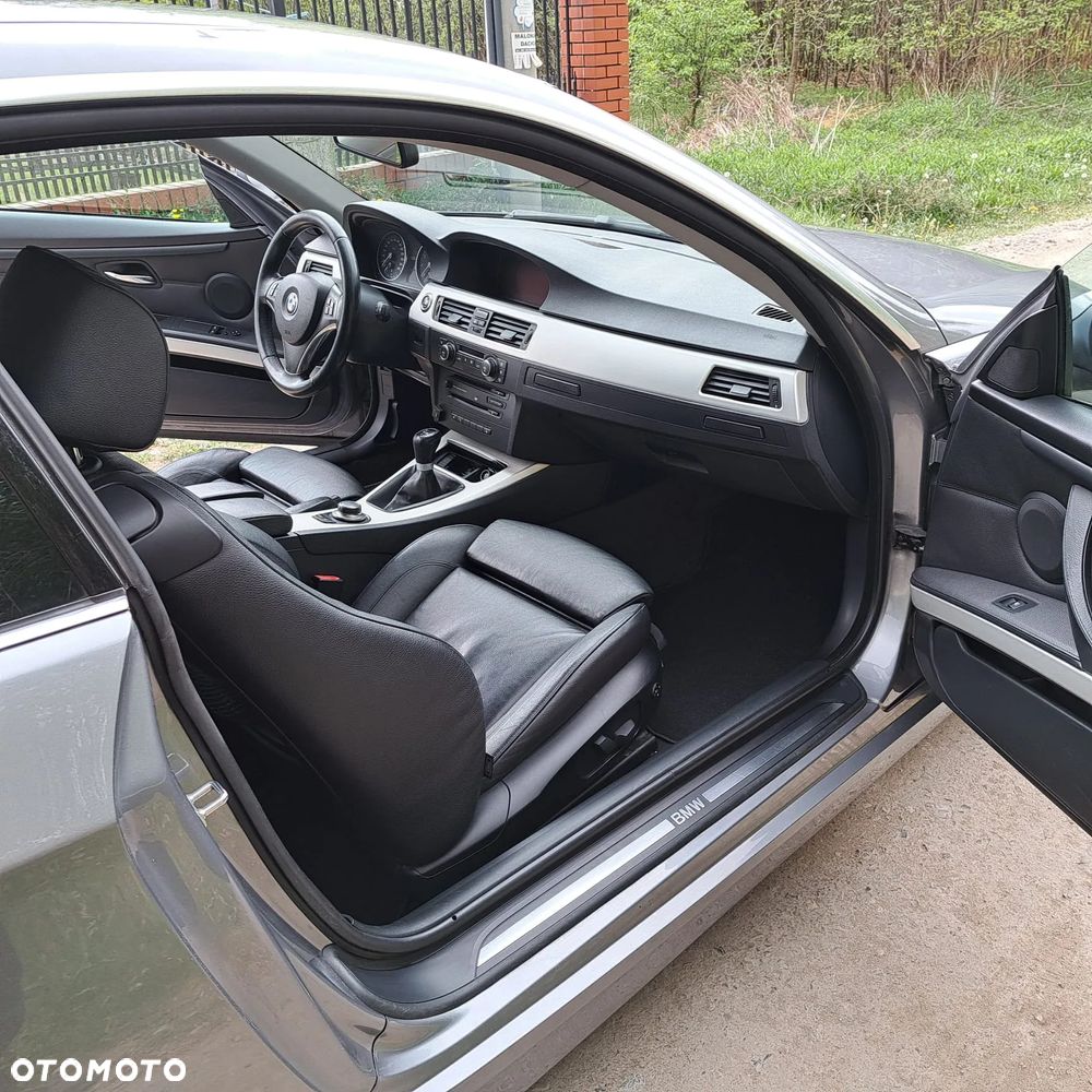 BMW Seria 3 325i - 11