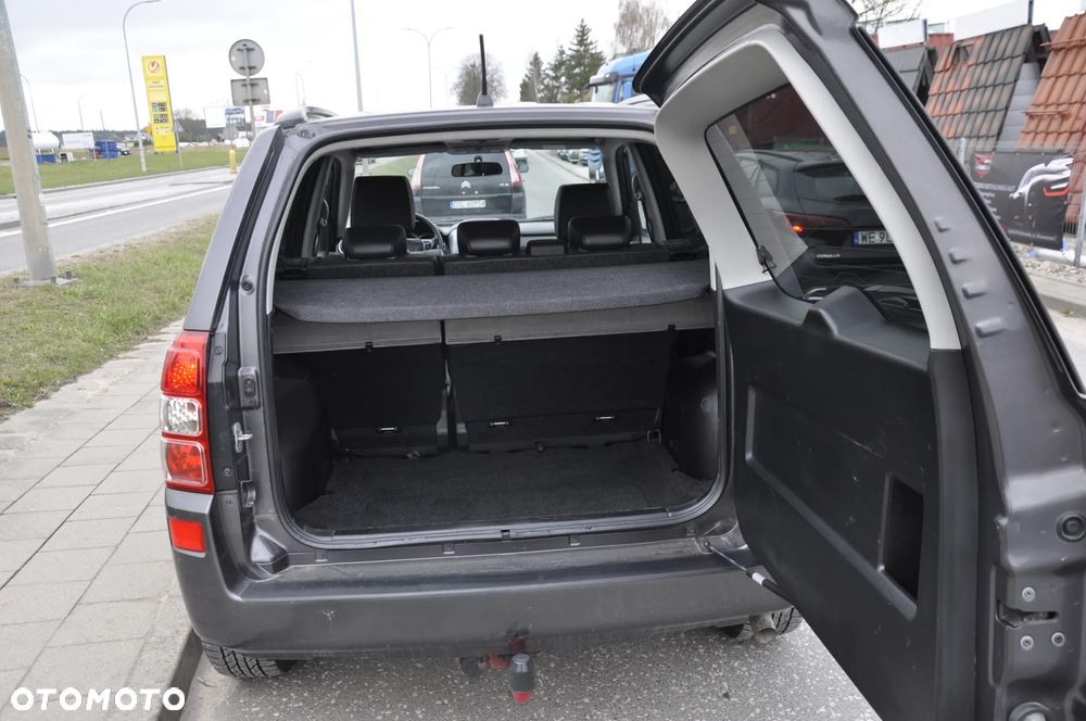 Suzuki Grand Vitara 1.9 DDiS Comfort DPF Limited - 23