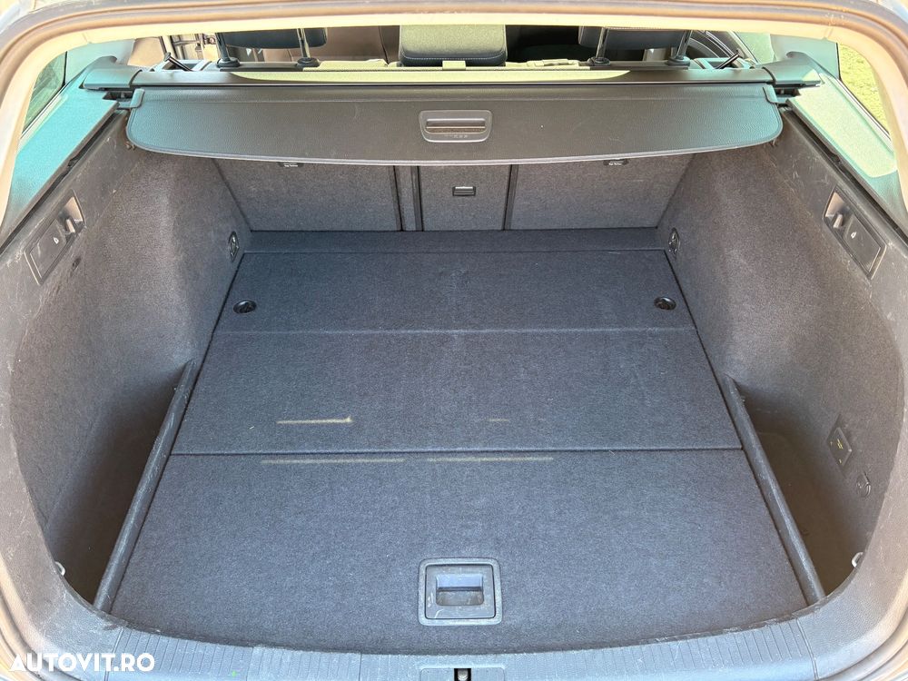 Volkswagen Golf - 9