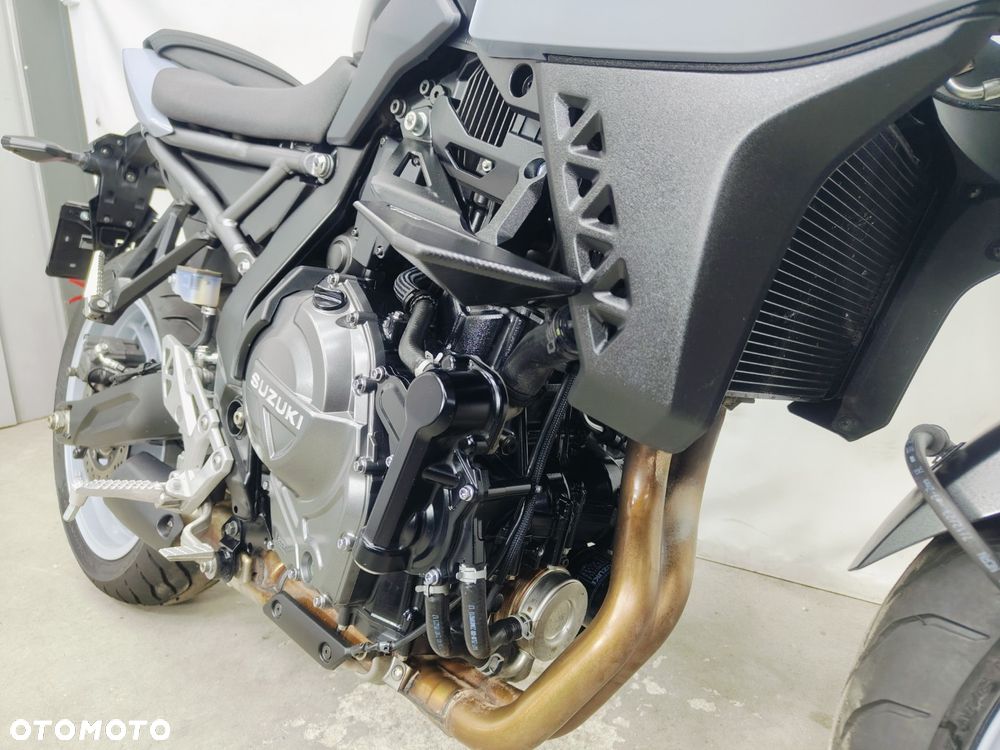 Suzuki GSX - 7