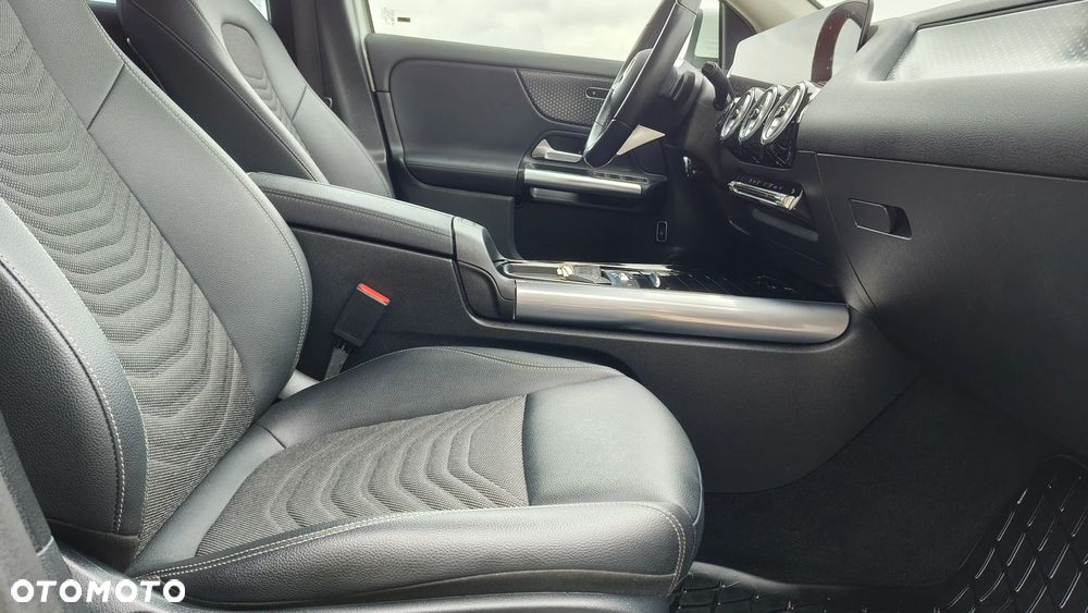 Mercedes-Benz GLA 200 Style - 24
