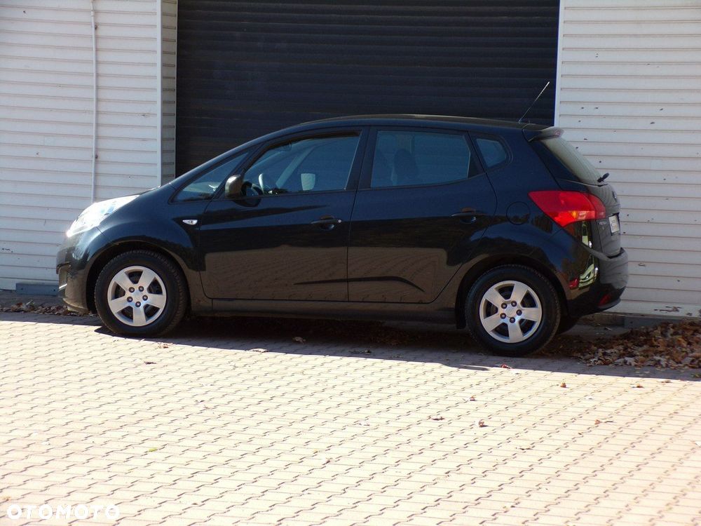 Kia Venga - 10