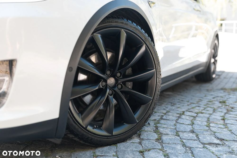 Tesla Model X 75 D - 2