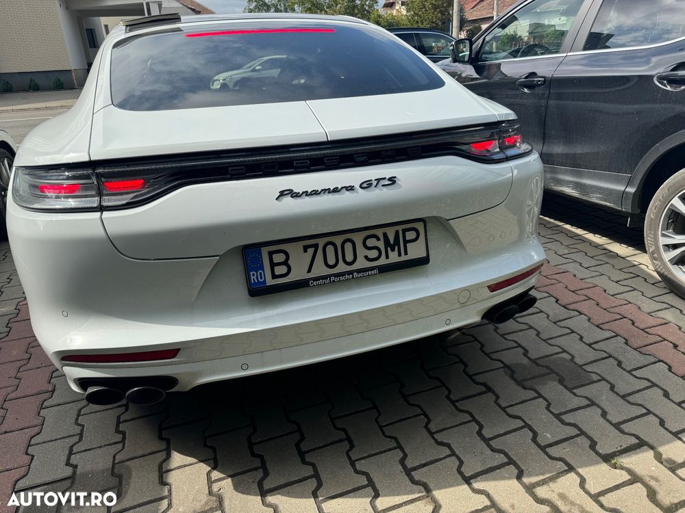 Porsche Panamera - 4