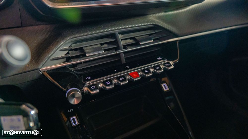 Peugeot 2008 1.2 PureTech Active Pack - 16