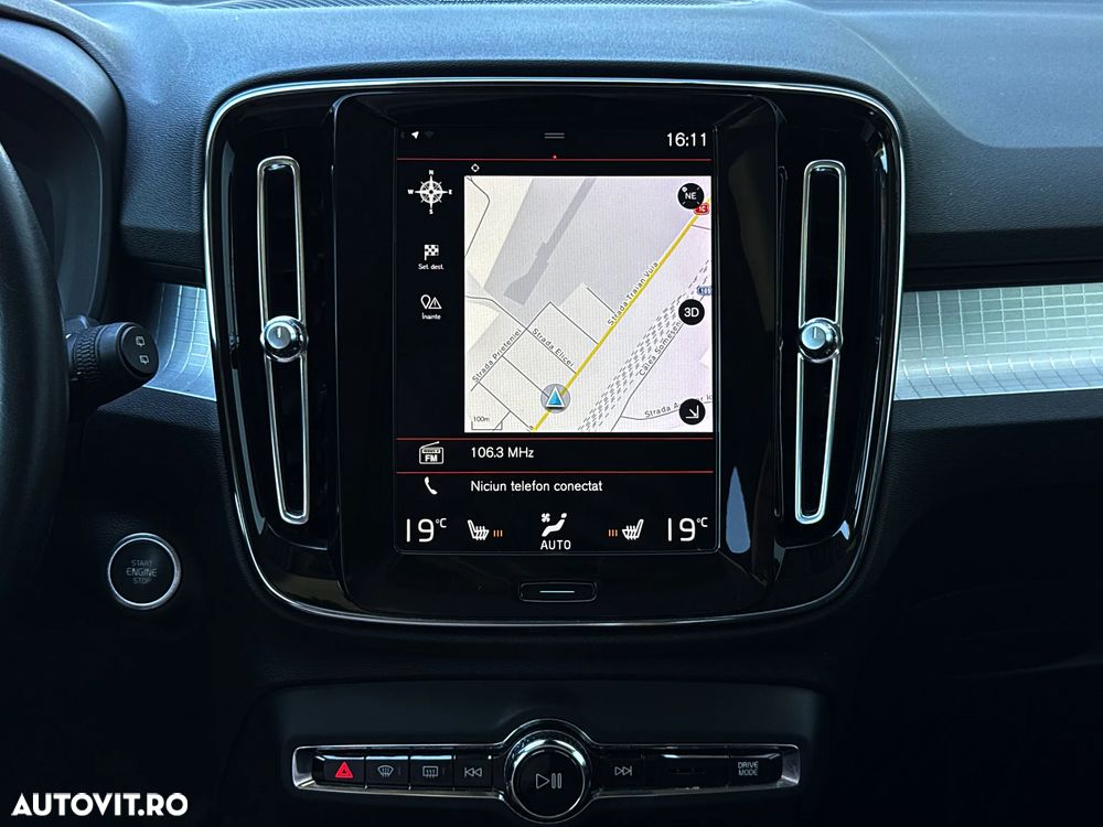 Volvo XC 40 D4 AWD Momentum Pro - 27