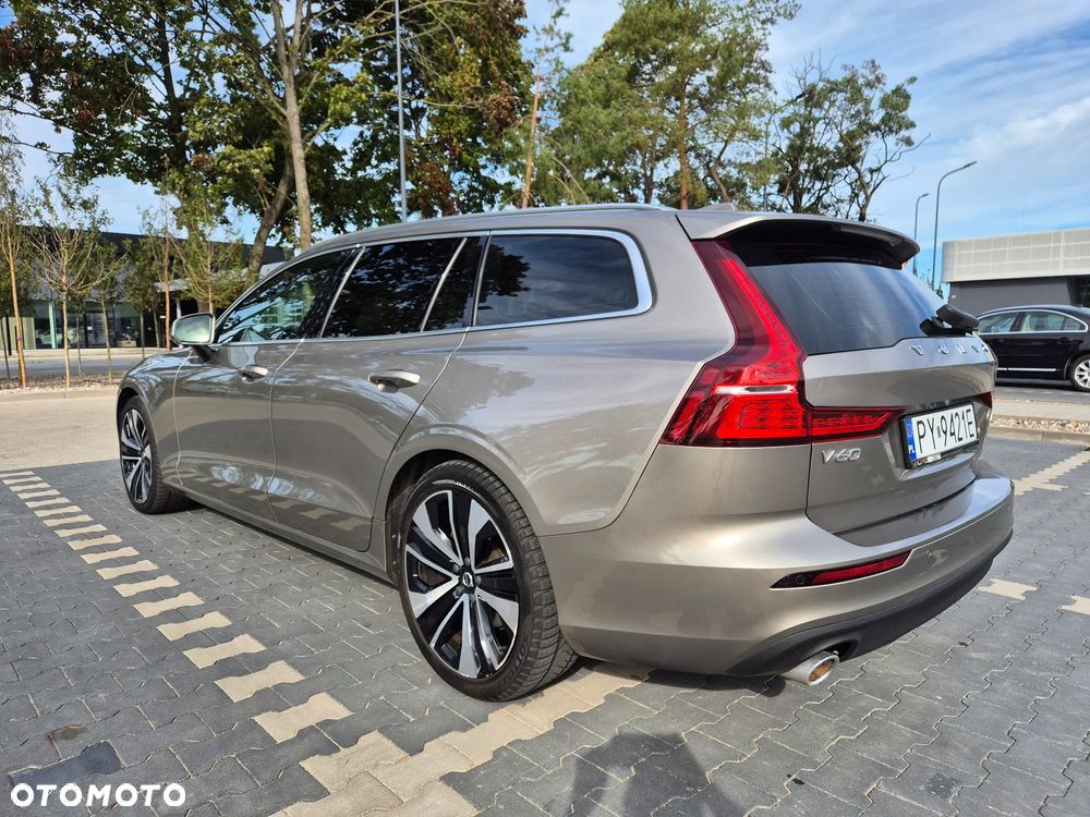 Volvo V60 T4 Momentum Pro - 9
