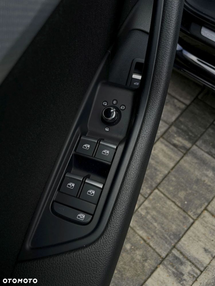 Audi A4 Avant 2.0 TDI ultra S tronic design - 35