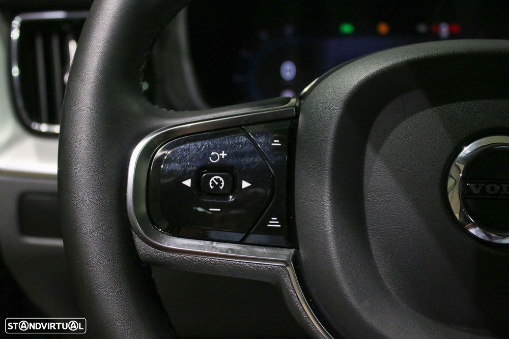 Volvo XC 60 2.0 T6 PHEV Plus Dark AWD - 37