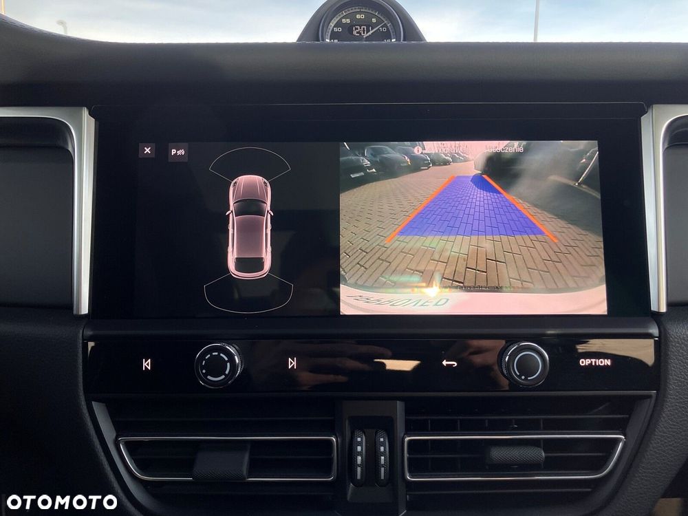 Porsche Macan T - 35