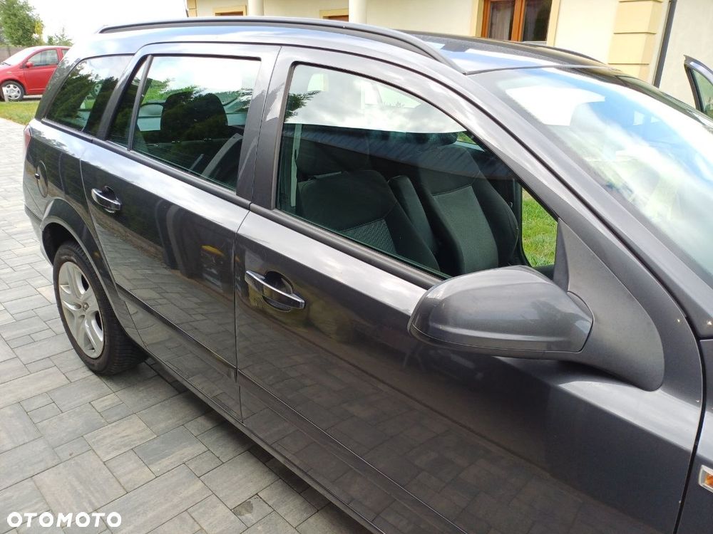 Opel Astra 1.9 CDTI Enjoy - 10