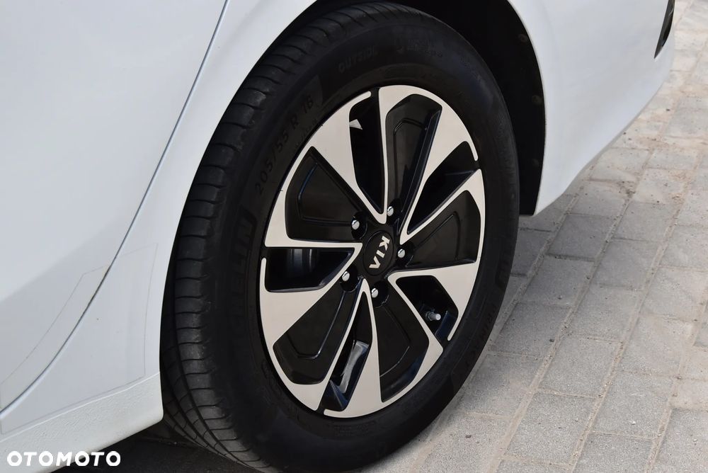 Kia Ceed 1.6 GDI DCT OPF Platinum Edition - 27