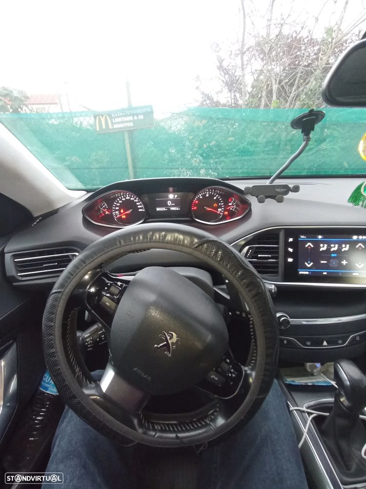 Peugeot 308 BlueHDi FAP 130 EAT6 Stop & Start Active - 8