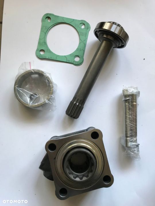 PRZYSTAWKA HYDRAULIKI ZF + WAŁEK - 3