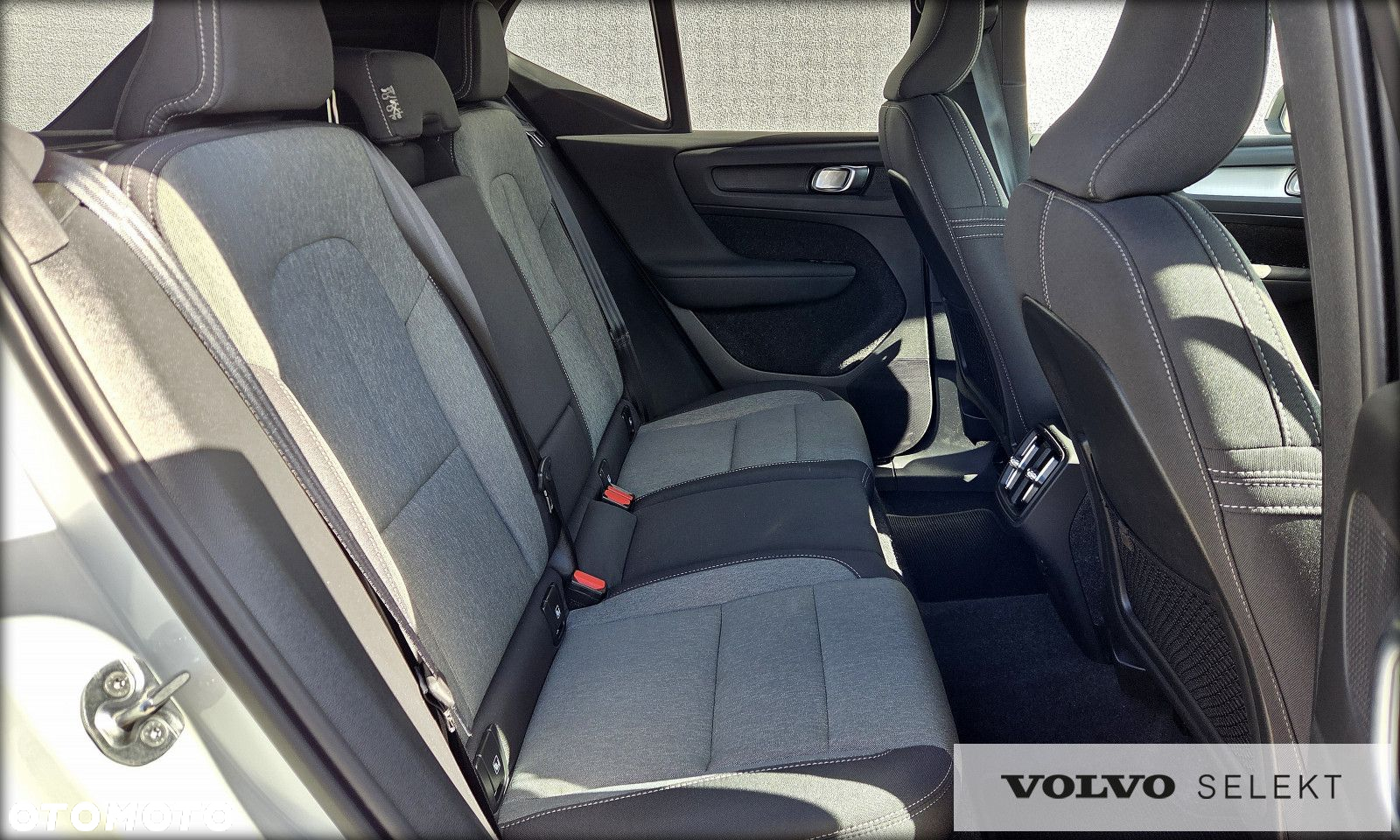 Volvo XC 40 B3 Plus Dark - 14