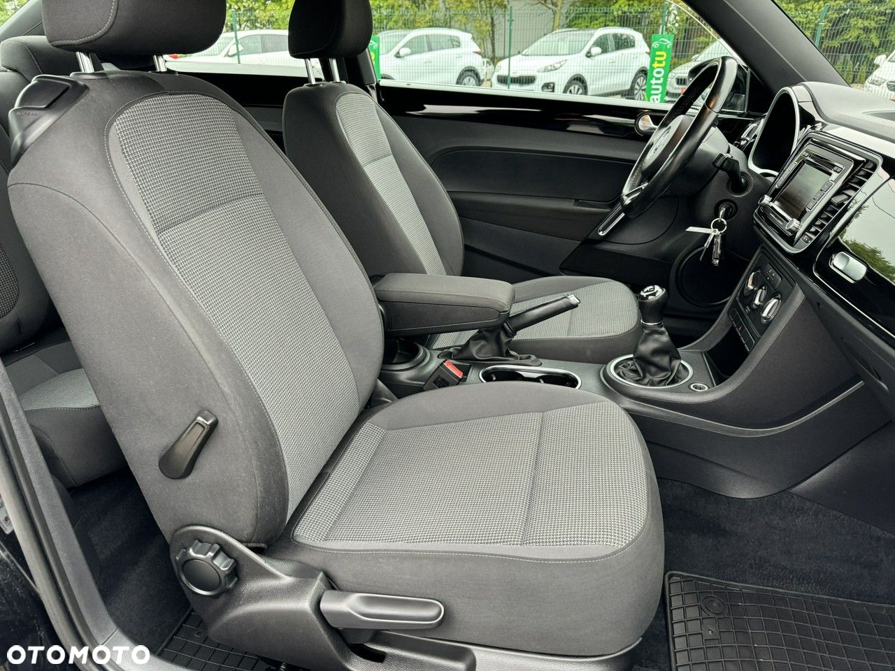 Volkswagen New Beetle - 38