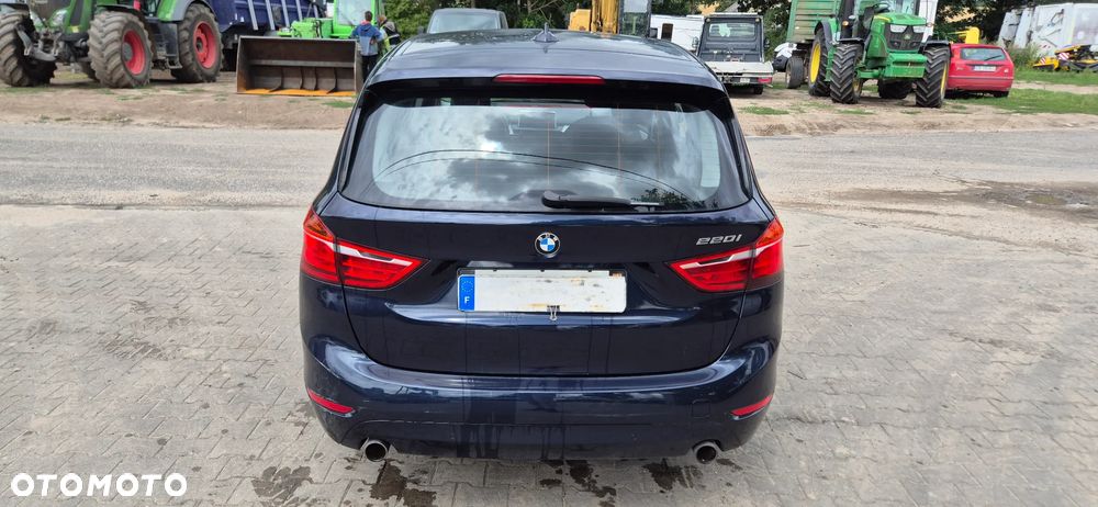 BMW Seria 2 220i Advantage - 10