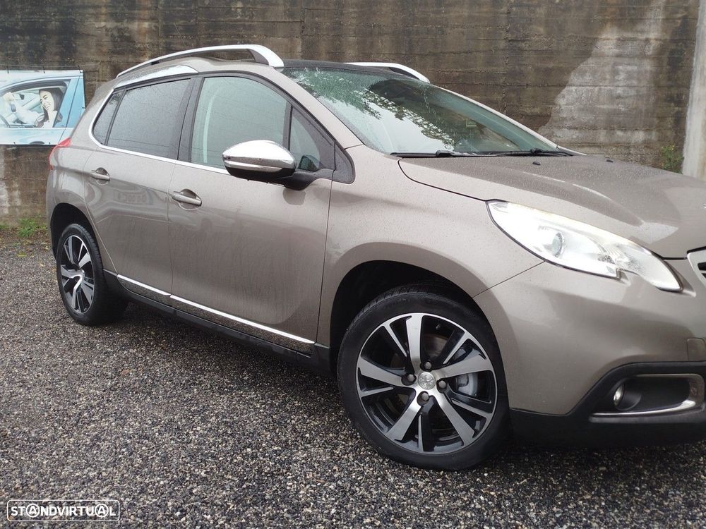 Peugeot 2008 1.2 PureTech Allure EAT6 - 36