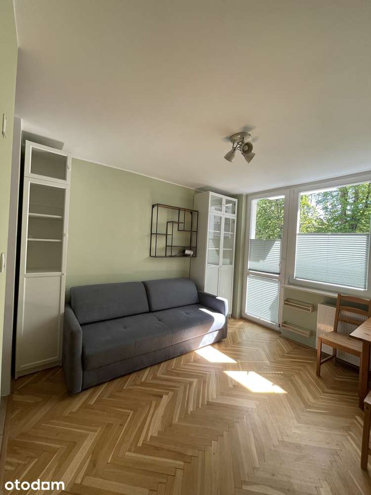 2 pokoje | 30 m² | Balkon | Łazienki Królewskie | 1. piętro
