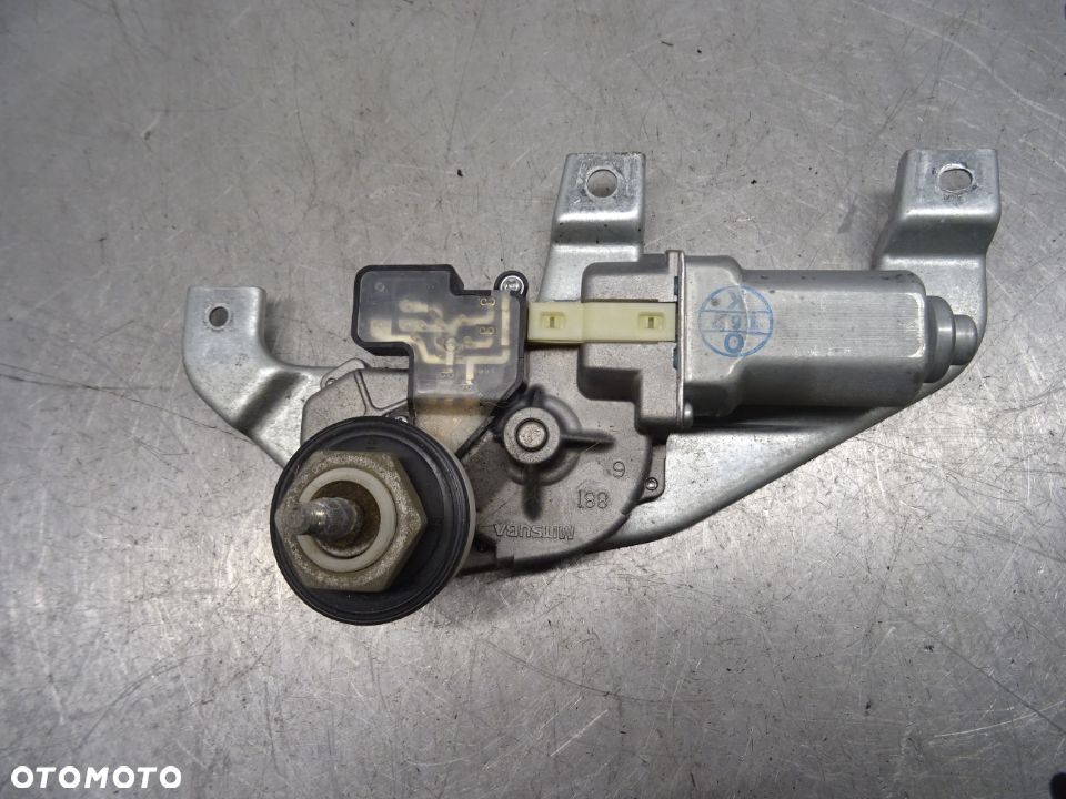 SUZUKI SWIFT V MK7 10-12 1.2B SILNICZEK WYCIERACZKI TYLNEJ TYŁ - 1