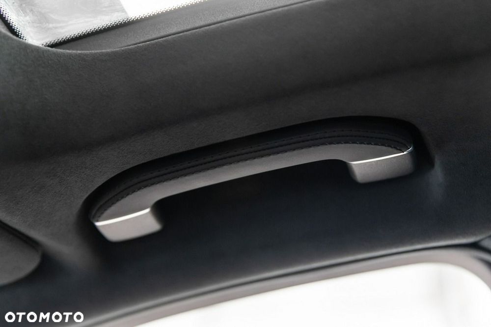 Mercedes-Benz Klasa S 560 4-Matic L 9G-TRONIC - 32