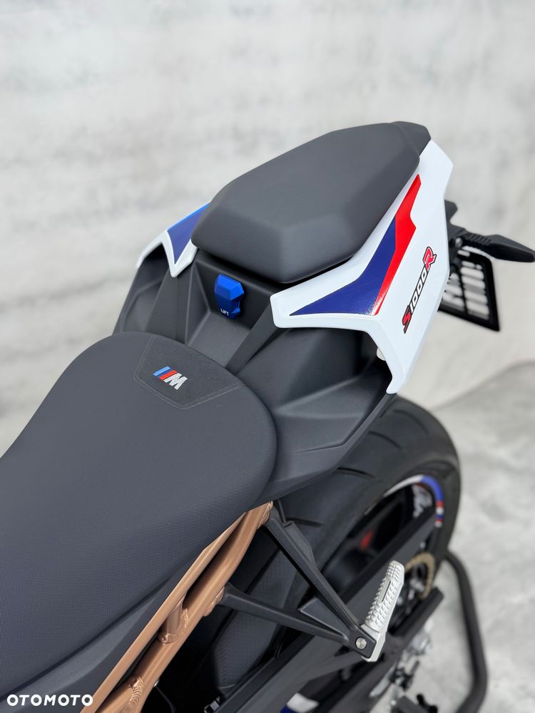 BMW S - 20