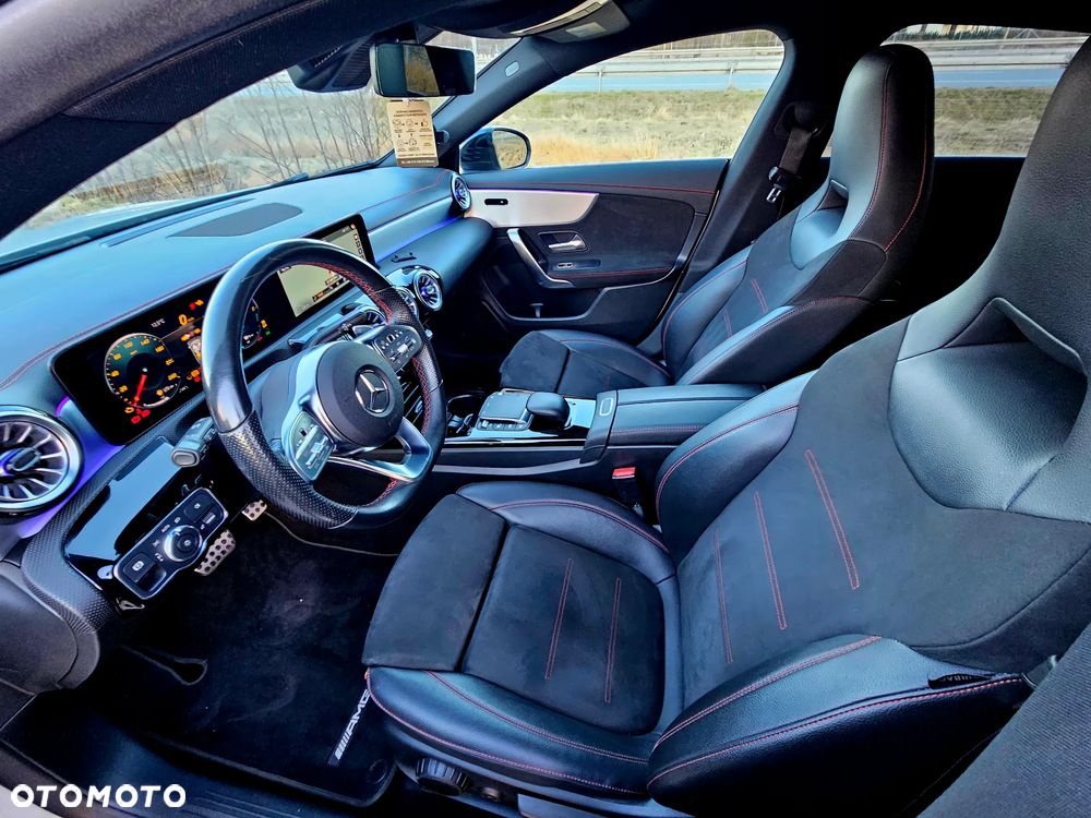 Mercedes-Benz CLA 250 e 8G-DCT AMG Line - 17