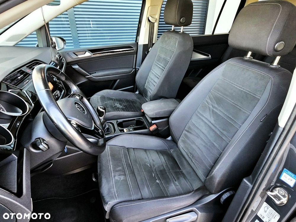 Volkswagen Touran - 27